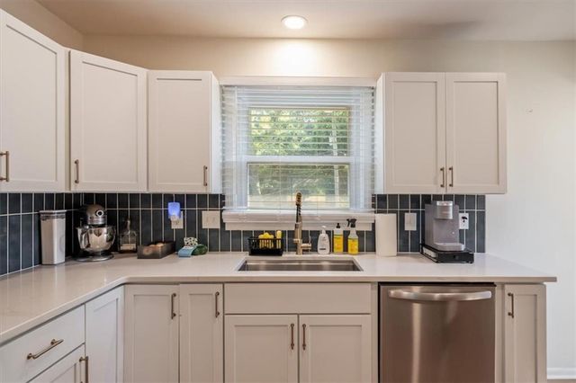 5709 E 107th Terrace, Kansas City, MO 64137