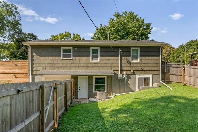 5709 E 107th Terrace, Kansas City, MO 64137