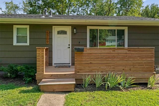 5709 E 107th Terrace, Kansas City, MO 64137