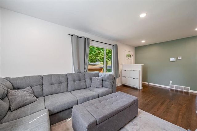 5709 E 107th Terrace, Kansas City, MO 64137