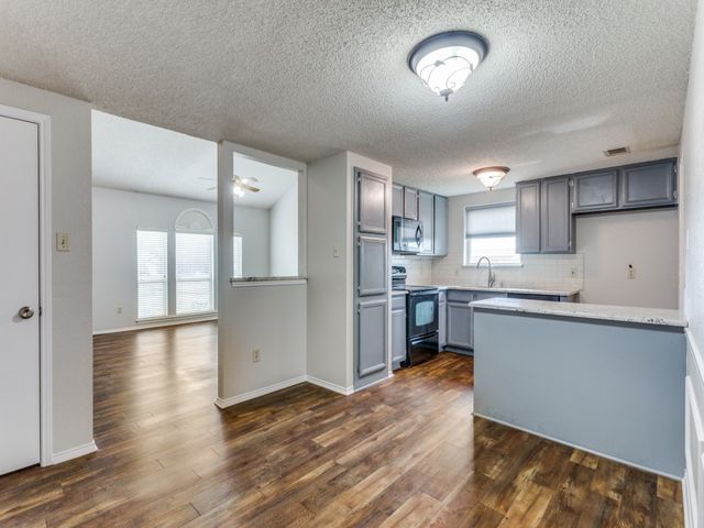 7124 Summerset Drive, Benbrook, TX 76126