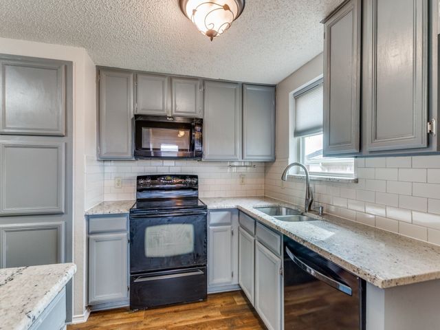 7124 Summerset Drive, Benbrook, TX 76126