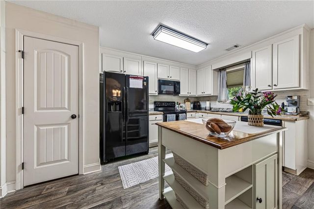 32 Armstrong Drive, Mansfield, GA 30055