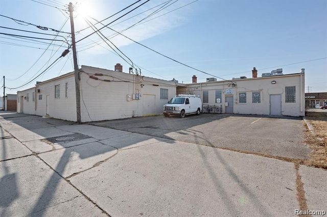 1116 SOUTHFIELD Road, Lincoln Park, MI 48146