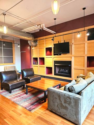 2323 W Pershing Road 140, Chicago, IL 60609