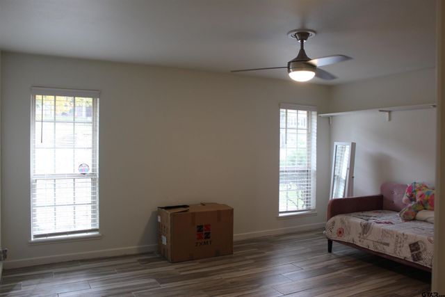 1818 Kensington Dr, Tyler, TX 75703