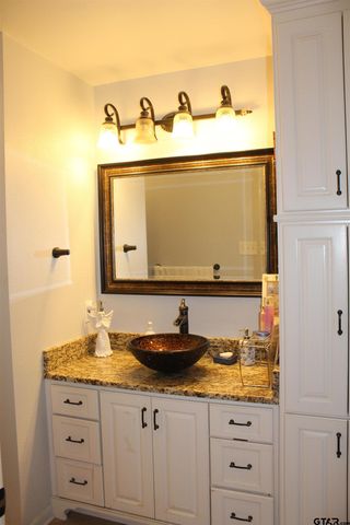 1818 Kensington Dr, Tyler, TX 75703