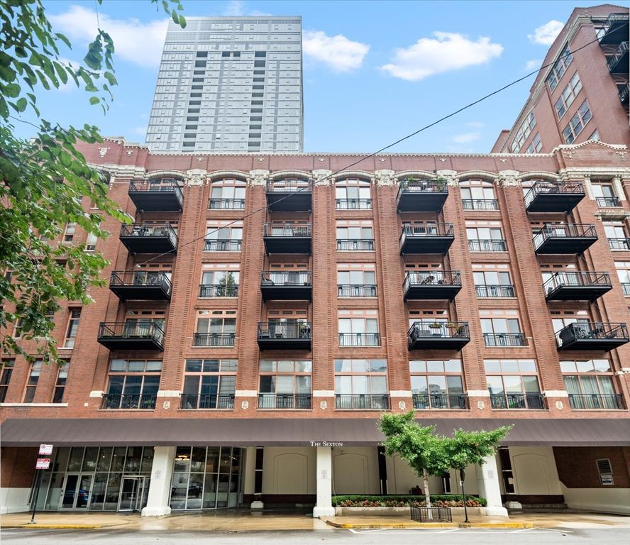 360 W Illinois Street 4E, Chicago, IL 60654 — exterior