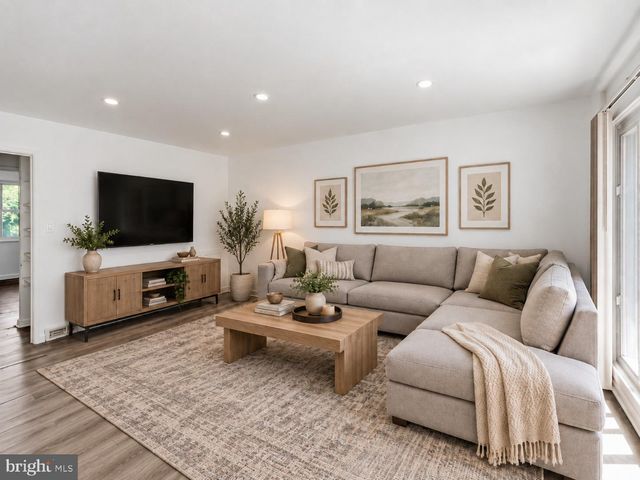 7744 BENDER RD, Landover, MD 20785