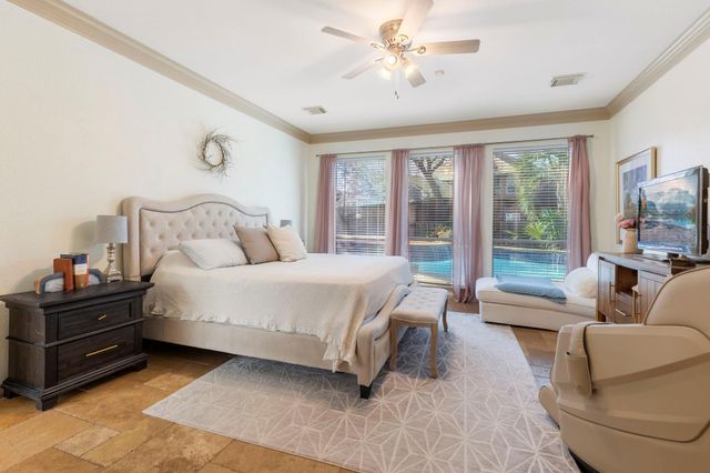 19 Clingstone Place, The Woodlands, TX 77382