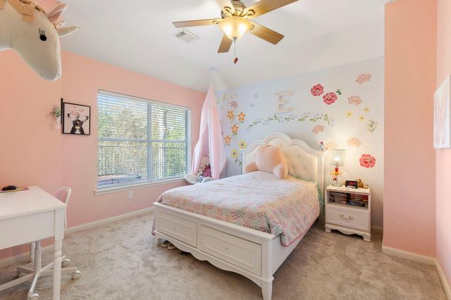 19 Clingstone Place, The Woodlands, TX 77382