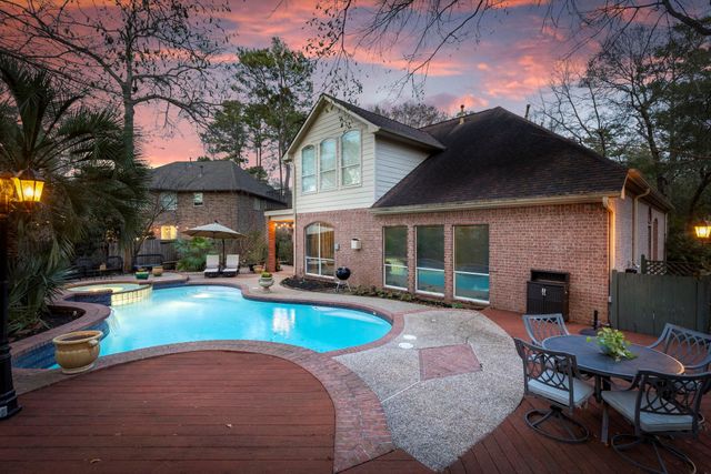 19 Clingstone Place, The Woodlands, TX 77382