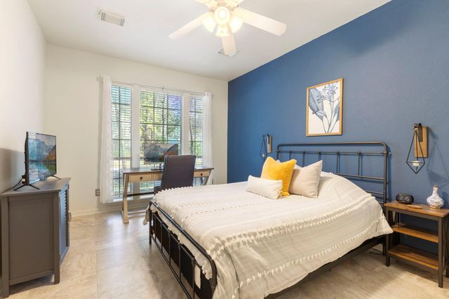 19 Clingstone Place, The Woodlands, TX 77382