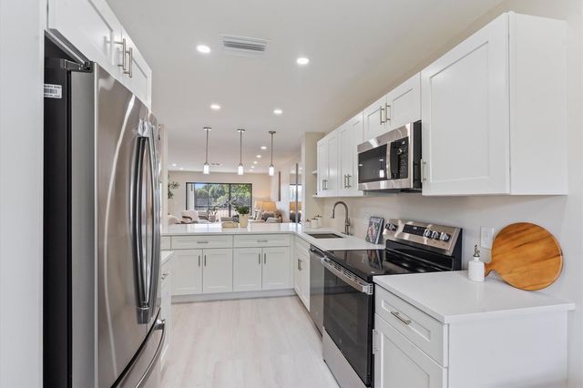 47 Stratford Lane W F, Boynton Beach, FL 33436