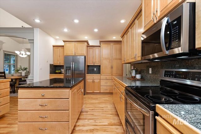 1420 W Powder Ct, Eagle, ID 83616