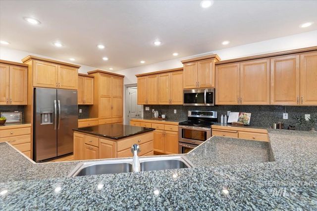 1420 W Powder Ct, Eagle, ID 83616
