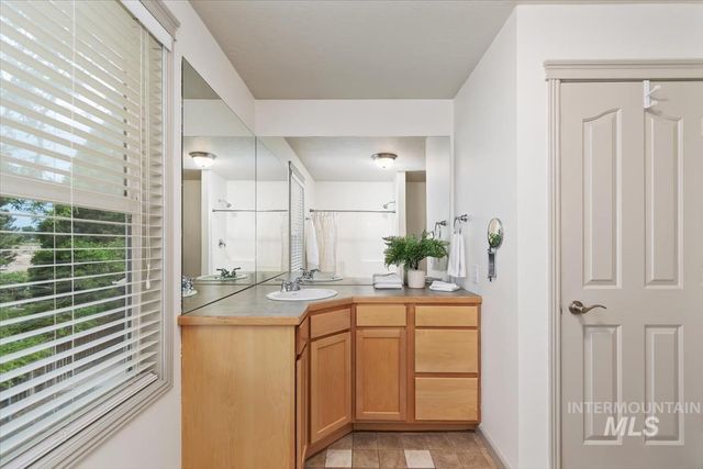 1420 W Powder Ct, Eagle, ID 83616