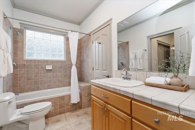 1420 W Powder Ct, Eagle, ID 83616