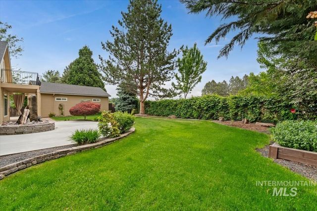 1420 W Powder Ct, Eagle, ID 83616