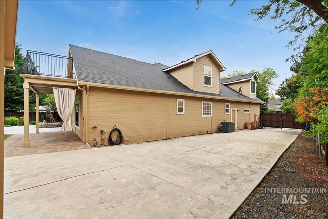 1420 W Powder Ct, Eagle, ID 83616