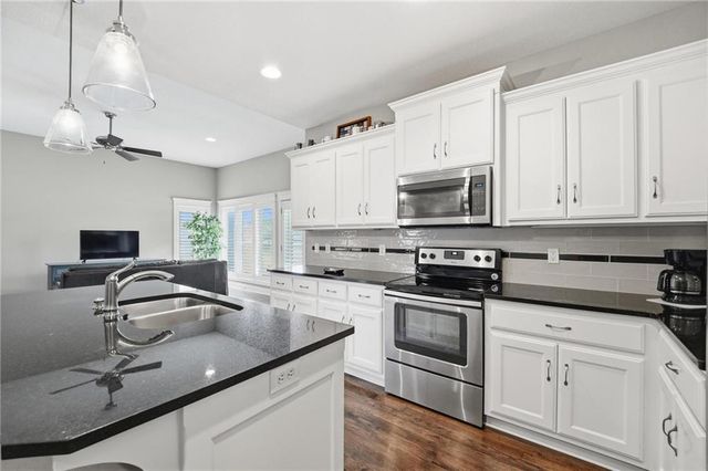 9402 N Bradford Avenue, Kansas City, MO 64154