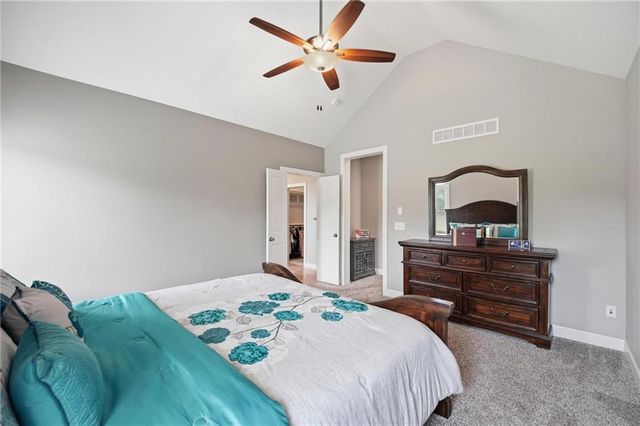 9402 N Bradford Avenue, Kansas City, MO 64154
