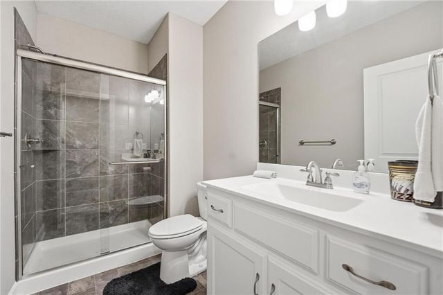 9402 N Bradford Avenue, Kansas City, MO 64154