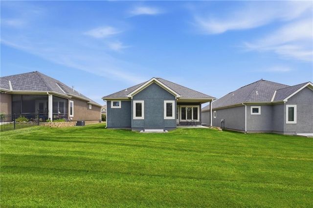 9402 N Bradford Avenue, Kansas City, MO 64154