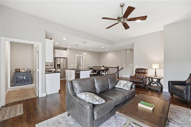 9402 N Bradford Avenue, Kansas City, MO 64154