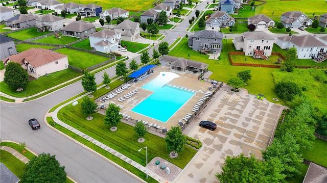 9402 N Bradford Avenue, Kansas City, MO 64154