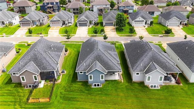 9402 N Bradford Avenue, Kansas City, MO 64154
