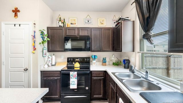 10427 Green Prairie, San Antonio, TX 78223