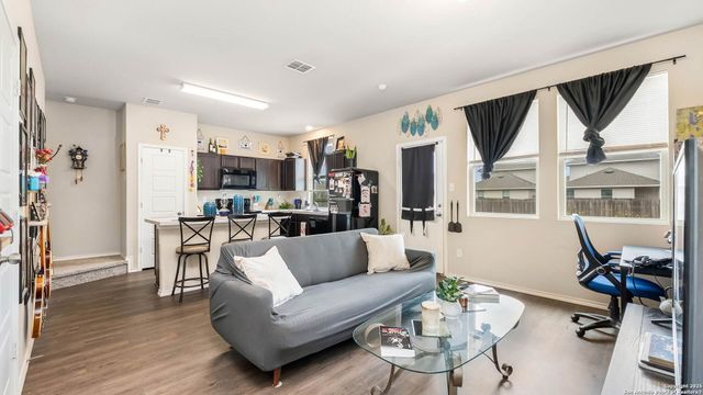 10427 Green Prairie, San Antonio, TX 78223