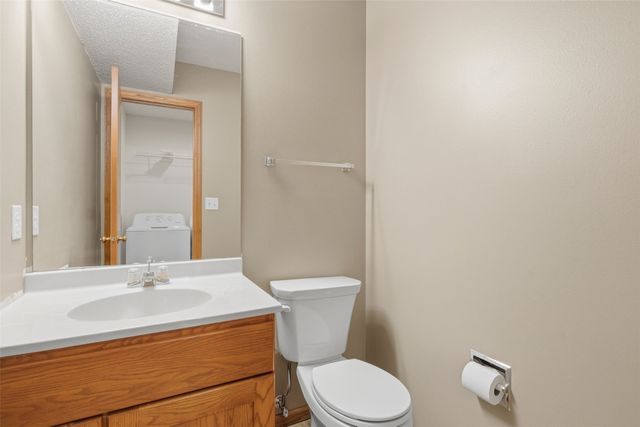 939 Grand Ave Court, Marion, IA 52302