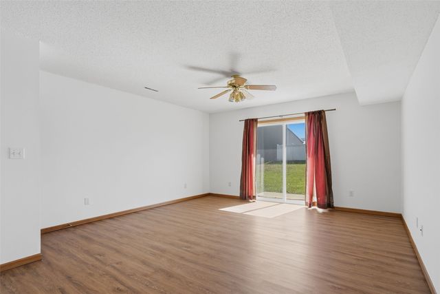 939 Grand Ave Court, Marion, IA 52302