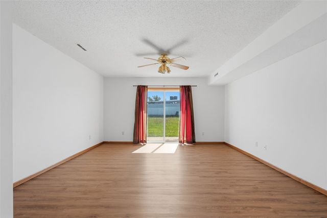 939 Grand Ave Court, Marion, IA 52302