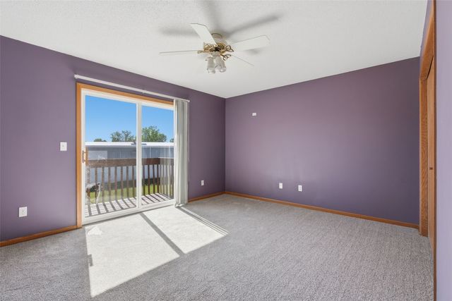 939 Grand Ave Court, Marion, IA 52302