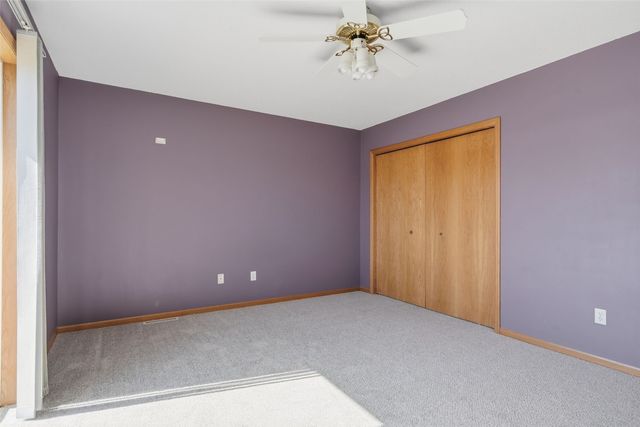 939 Grand Ave Court, Marion, IA 52302