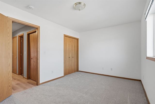 939 Grand Ave Court, Marion, IA 52302