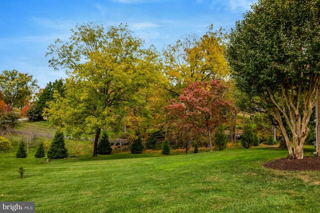 1633 LOZANO DR, Vienna, VA 22182