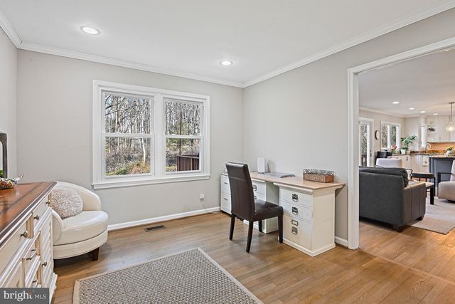 1633 LOZANO DR, Vienna, VA 22182