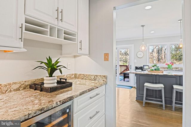 1633 LOZANO DR, Vienna, VA 22182