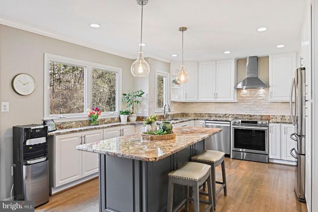 1633 LOZANO DR, Vienna, VA 22182