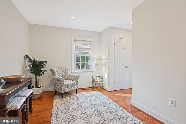 1633 LOZANO DR, Vienna, VA 22182