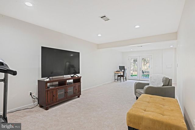 1633 LOZANO DR, Vienna, VA 22182