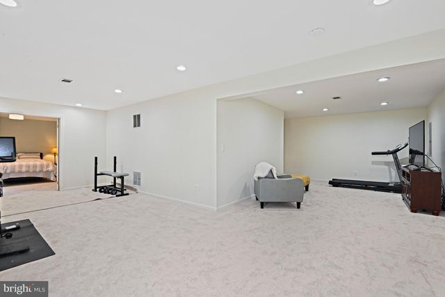 1633 LOZANO DR, Vienna, VA 22182