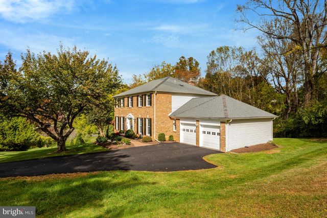 1633 LOZANO DR, Vienna, VA 22182