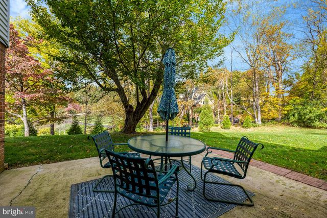 1633 LOZANO DR, Vienna, VA 22182