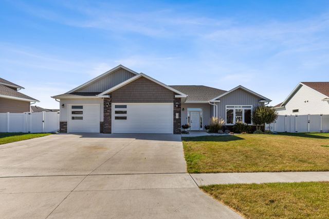 7441 15th Street S, Fargo, ND 58104