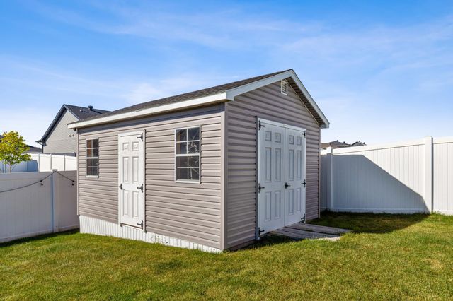 7441 15th Street S, Fargo, ND 58104
